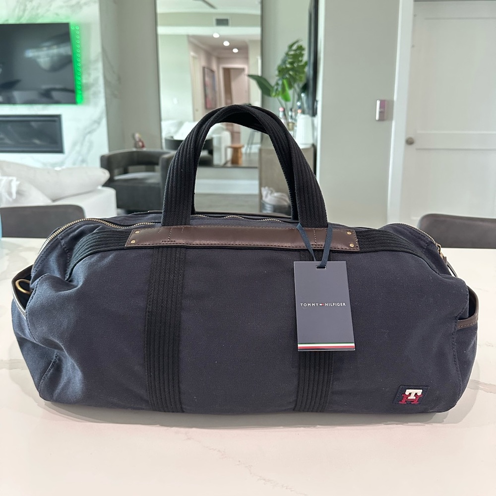 BRAND NEW DUFFLE Bag - Picture 9 of 15